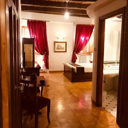 Castle Of Glamour Xvi Century Luxury Appart hôtel